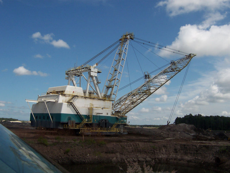 Dragline mining for phosphate at Four Corners Lonesome Mine